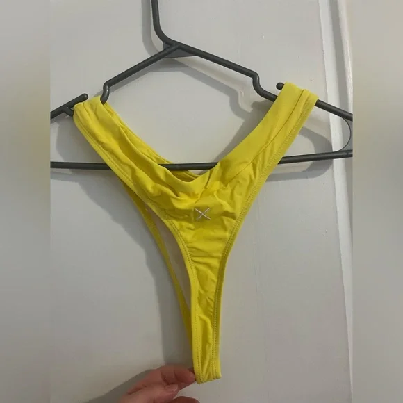 Boutine La bottom - Picture 3 of 3